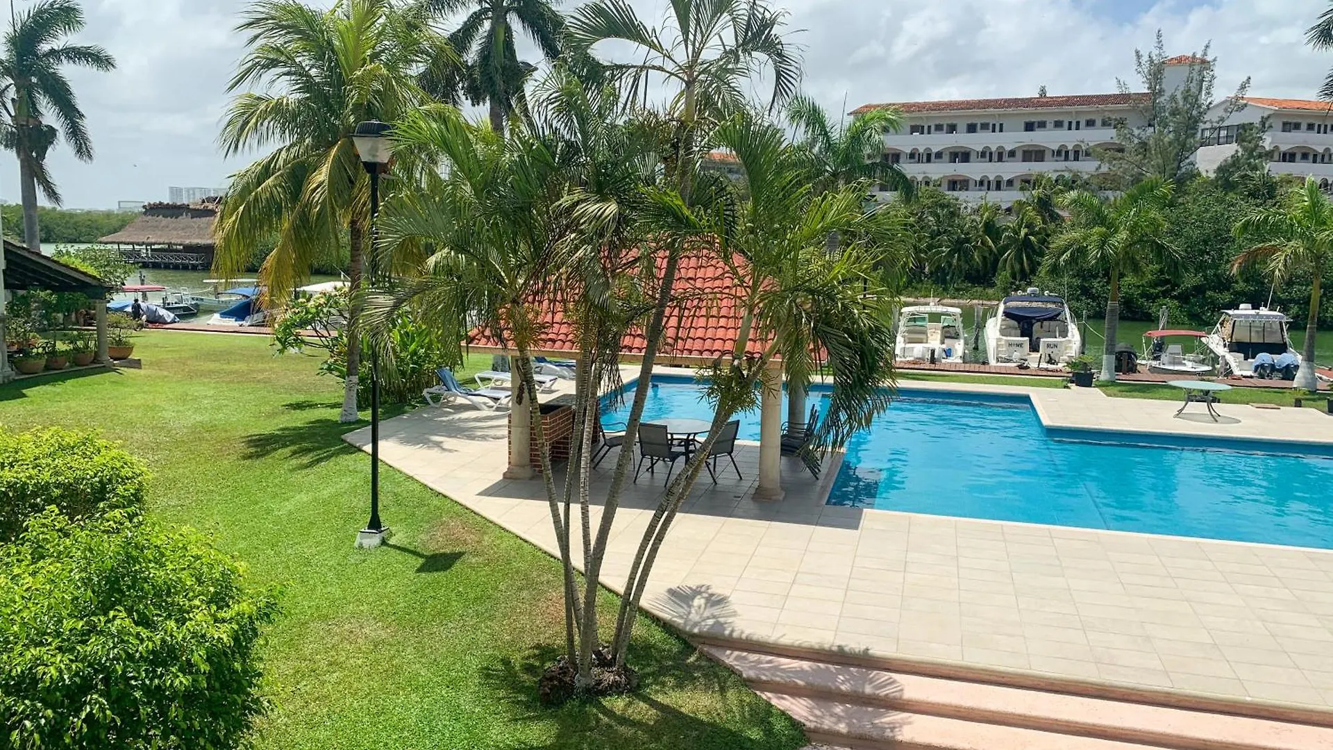 Apartment Beautiful Loft By The Lagoon! Cancun